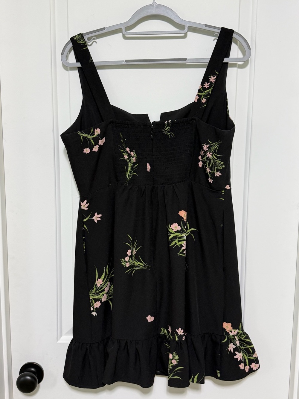 The Commons Lula V-Neck Ruffle Hem Dress - Picture 2 of 10